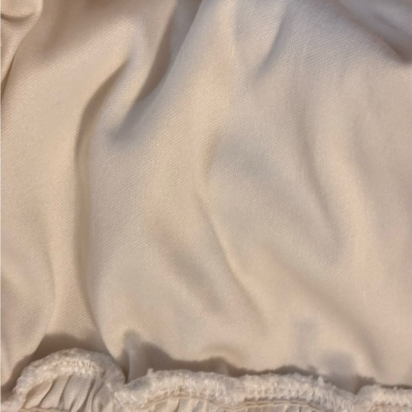 Lauren Michelle Cream Lace Blouse - Picture 4 of 4